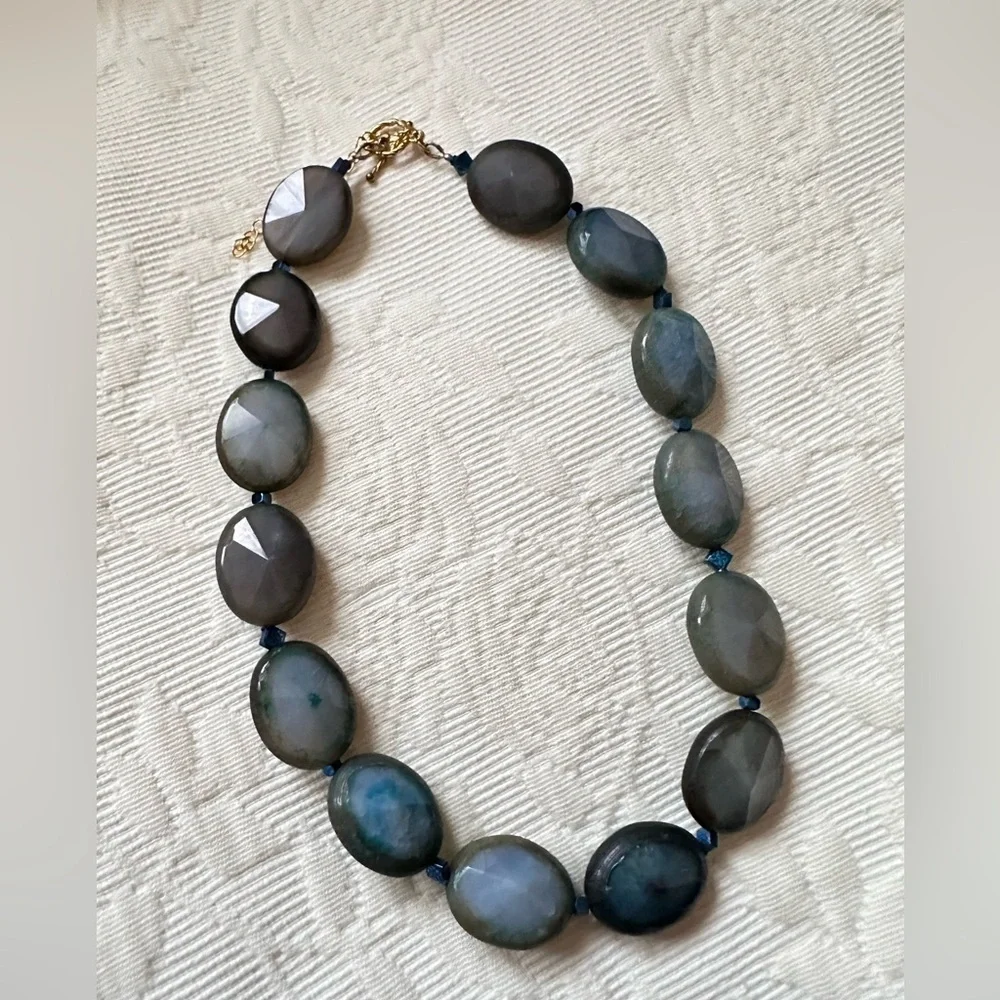 Necklace Natural Agate Gemstone Dyed Blue Oval Hand Knotted Gold Tone Clasp 4118